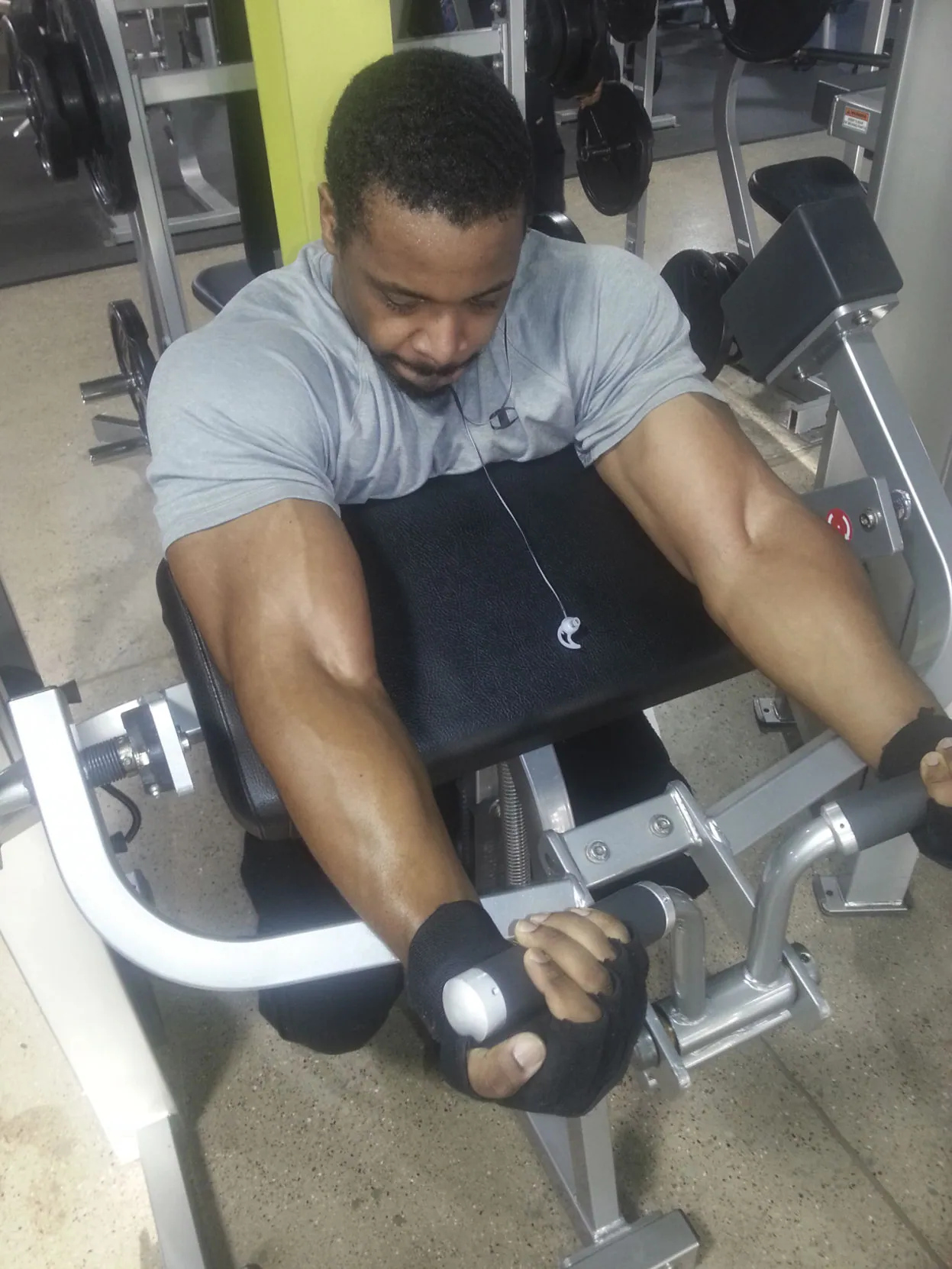 Q3 Fitness Personal Trainer Bicep Preacher Curl 1&2.jpg